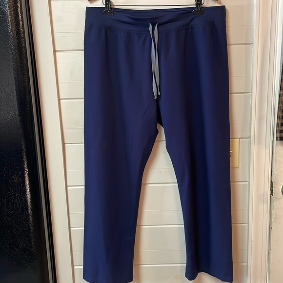 Figs Technical Collection
Navy Scrub Pants Size XL/P. - Picture 1 of 9